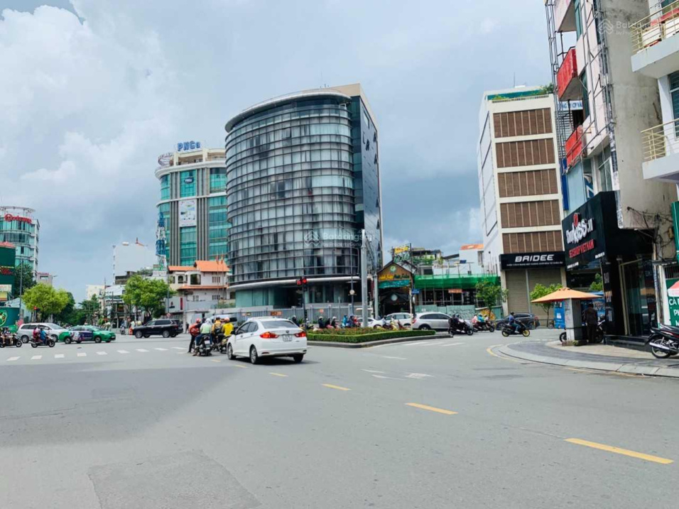 Gia đình cần bán gấp căn góc đường Giang Văn Minh, DT: 25m x 68m, thổ cư 100%