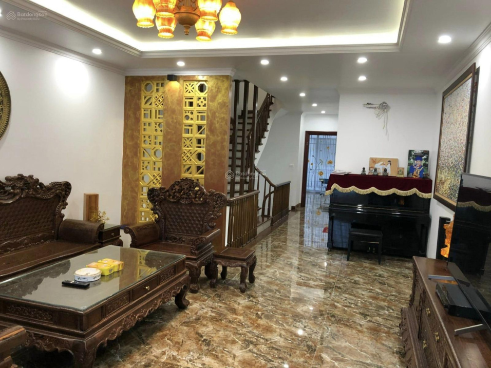 Hạ sốc 2 tỷ, có ngay 100m2, MT khủng 10m, 4 tầng, Hoàng Quốc Việt, Cầu Giấy, 0963 060 881