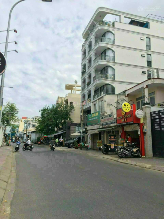 Hàng Ngộp Chính chủ cần bán gấp nhà MT đường số 20. P5 GV. DT: 9*20m 2 lầu. Gía: 15 tỷ