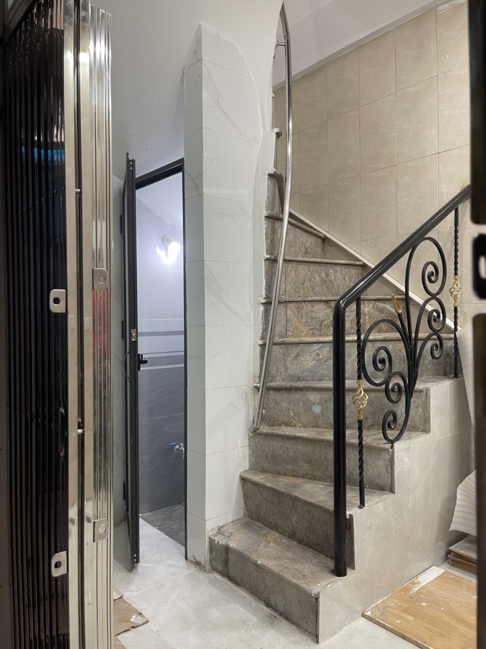 BÁN NHÀ PHỐ HỒNG MAI, S 12M2 x 5 TẦNG, Ô TÔ CÁCH 10M, GIÁ CHỈ 1 TỶ 3