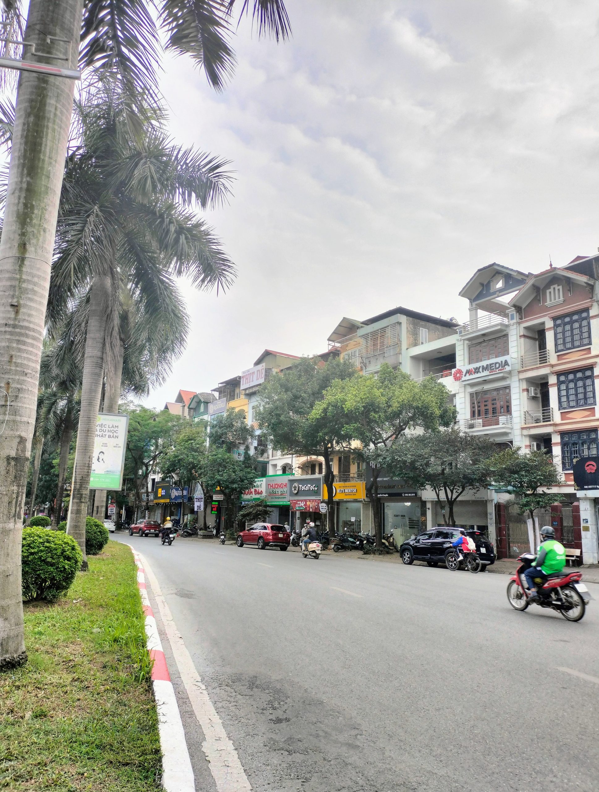 Bán nhà Lô góc, mặt phố Nguyễn Khuyến – Văn Quán – Hà Đông, 150m2, mặt tiền 25m, 2 làn đường ô tô tránh, vỉa hè rộng, vị trí đinh doanh siêu tốt