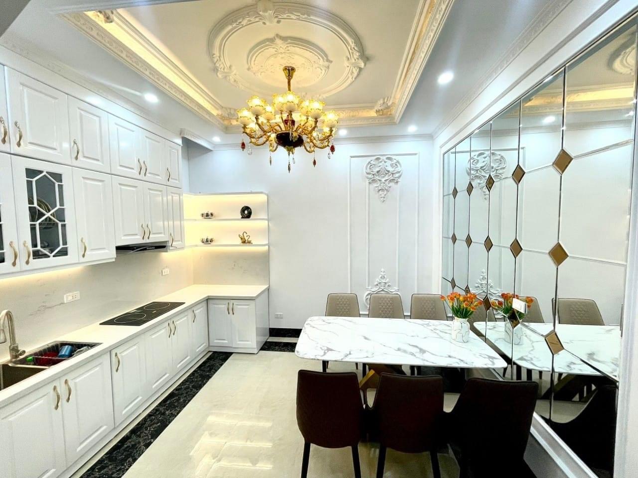 Bán nhà lộng lẫy như ks 5 sao, Đống Đa, 52m2, 4 tầng, full nội thất, ô tô đỗ cửa