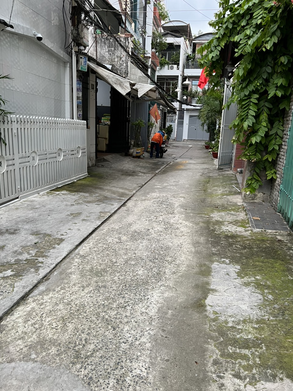 Cần bán nhà hẻm 4m Ngô Gia Tự p4 quận 10