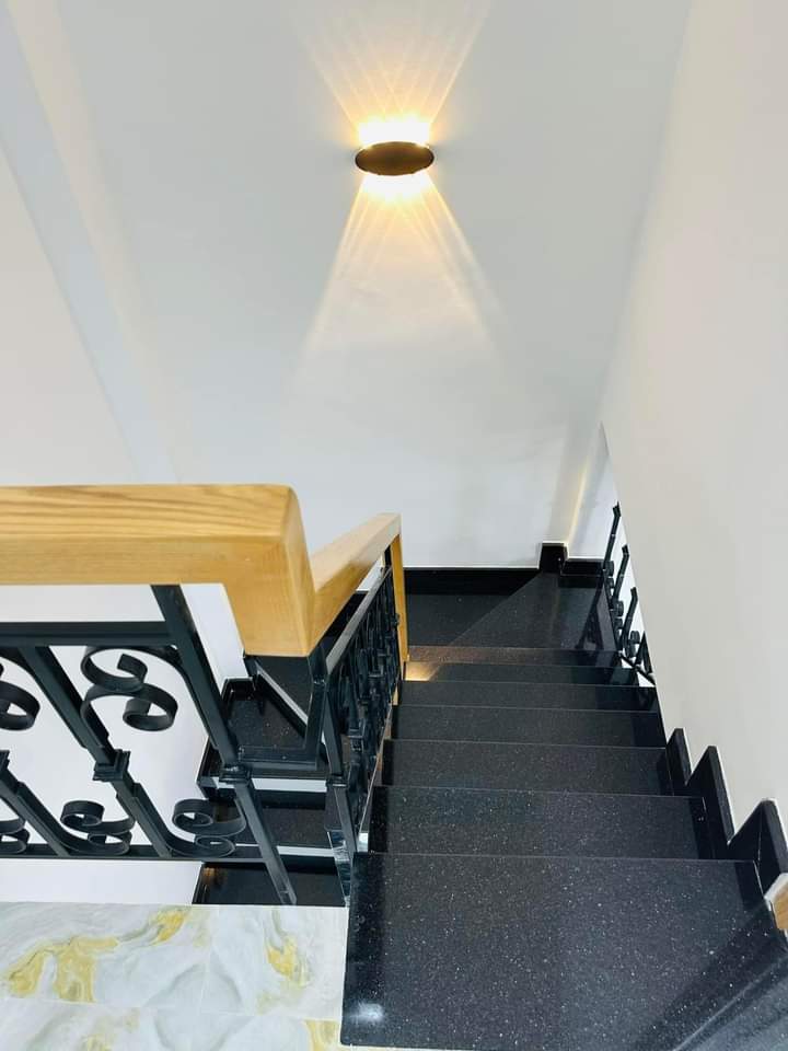 Kẹt tiền cần bán căn nhà Đường 3/2, P.11, Q.10