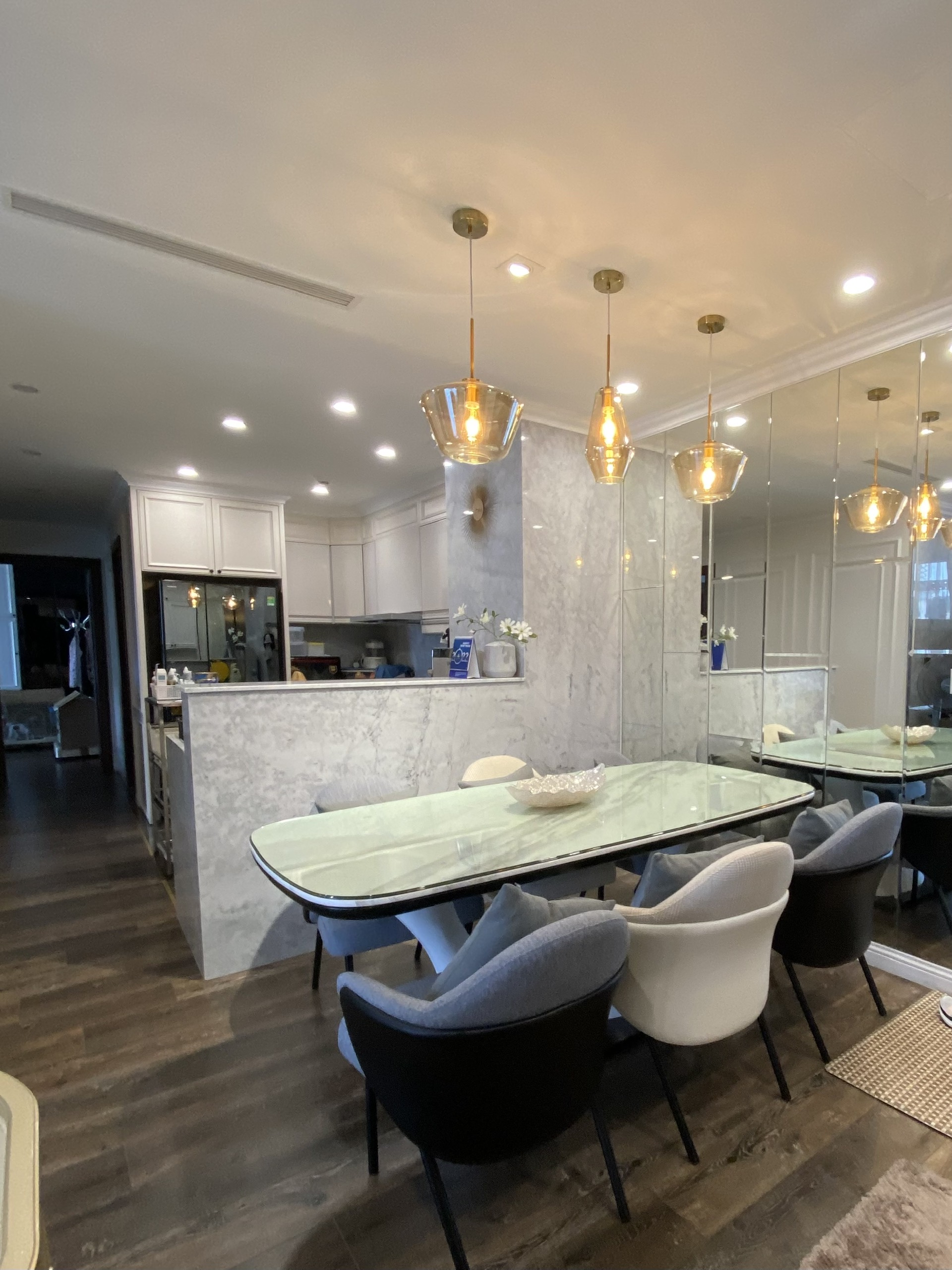 NHÀ MẶT NGÕ THÔNG, KINH DOANH ĐỈNH, MẶT TIỀN RỘNG 5,5M, Ô TÔ QUA NHÀ.