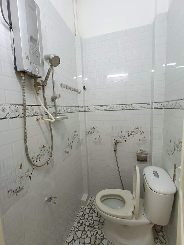 Chính chủ kẹt tiền cần bán nhà ở Đường Bà Hạt, P. 13, Q.10