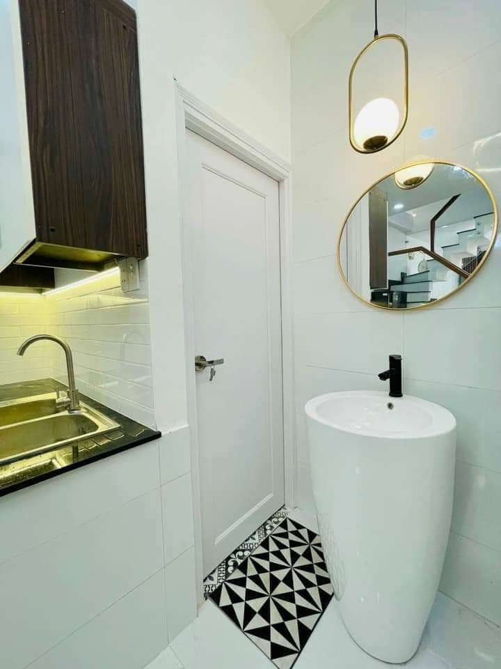 Chính chủ cần bán gấp căn nhà Đường Trần Minh Quyền, Phường 8, Quận 10.