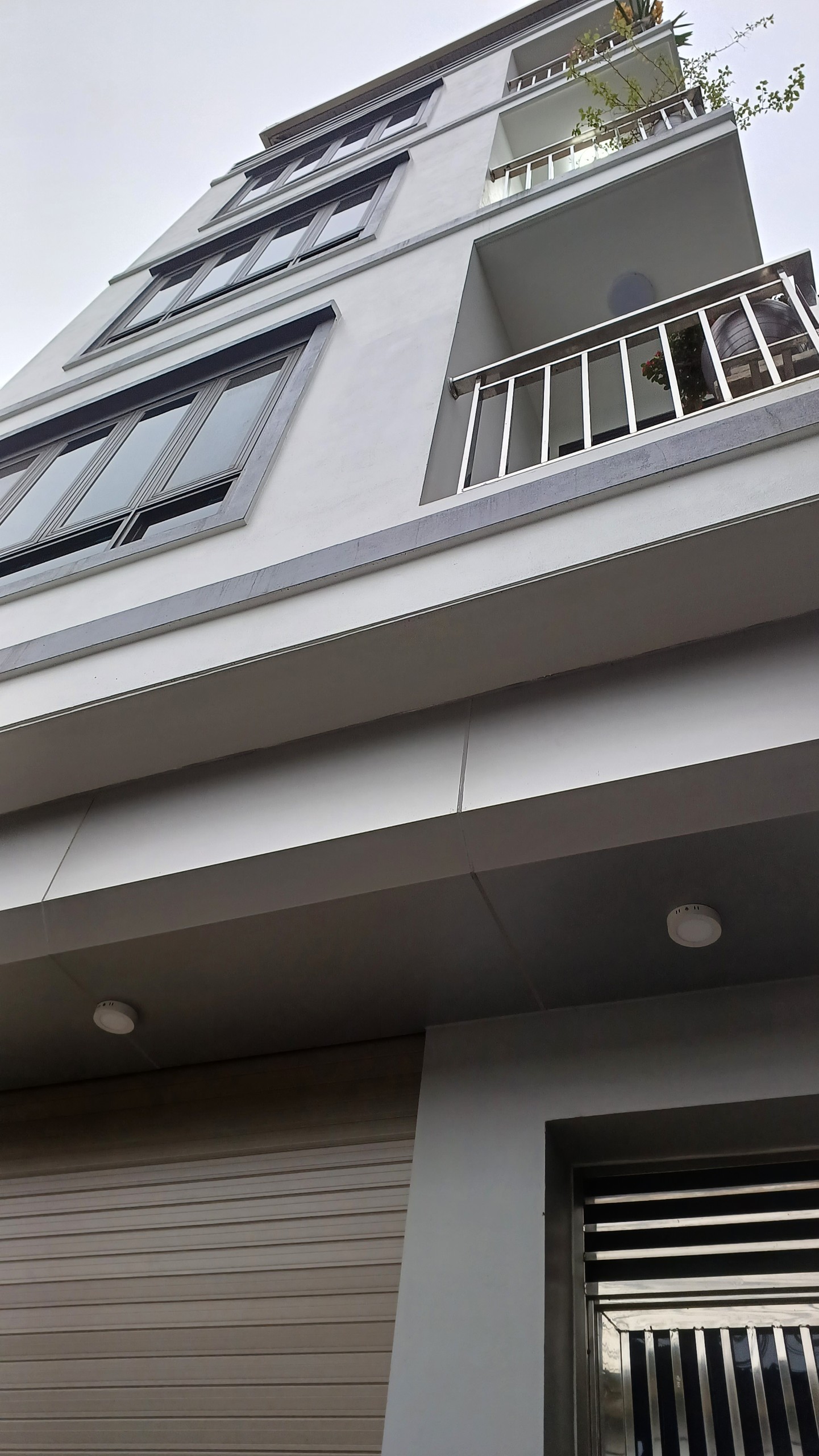 Bán nhà đẹp Văn Quán ngõ thông, kinh doanh. Dt 45m2 x 5 tầng. Giá 5.7 tỷ. Có TL sâu