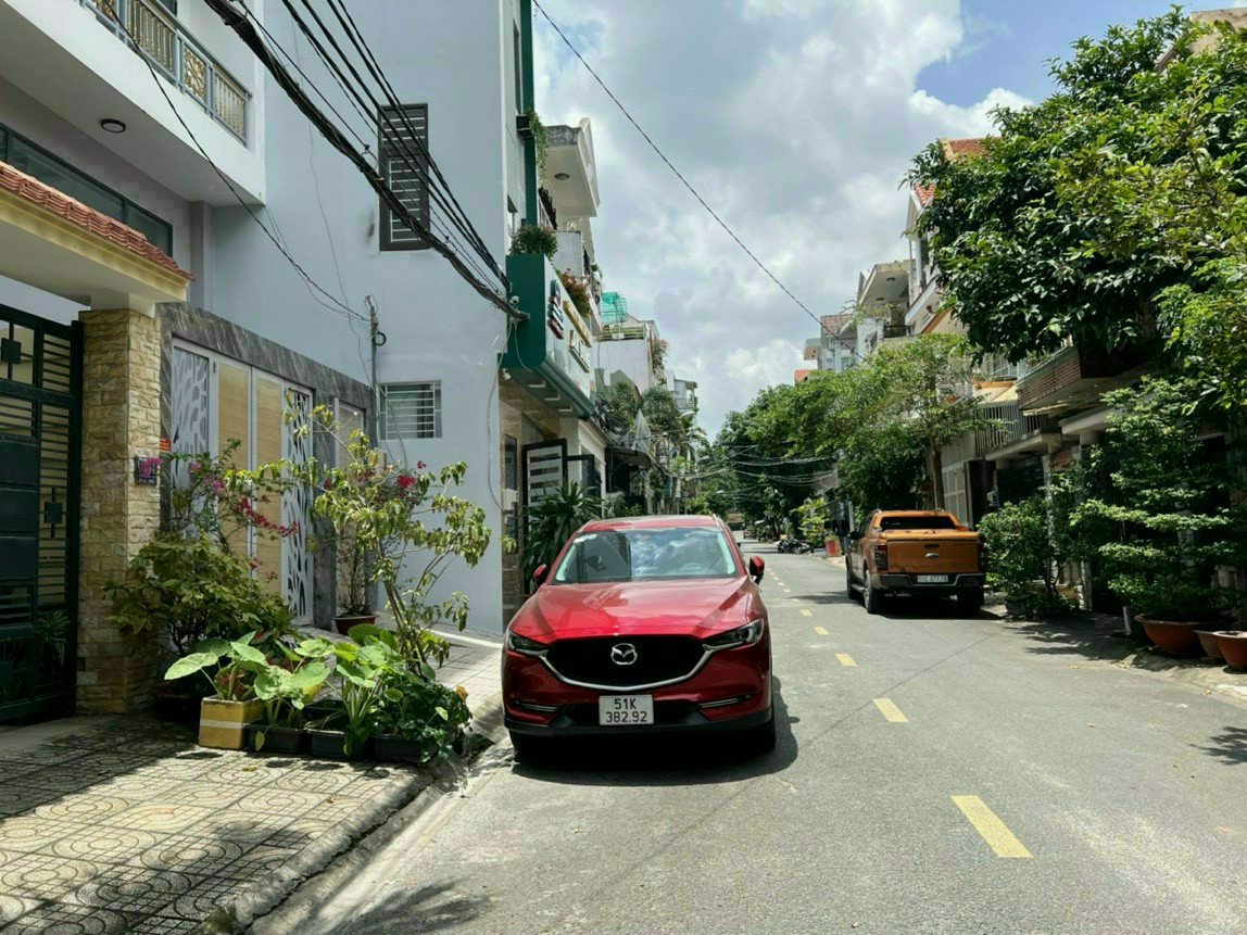 Bán Nhà HẺM XE TẢI 8M Thông Lê Thị Hồng, P.17 _ 4.2m x 16m, 4 Tấm