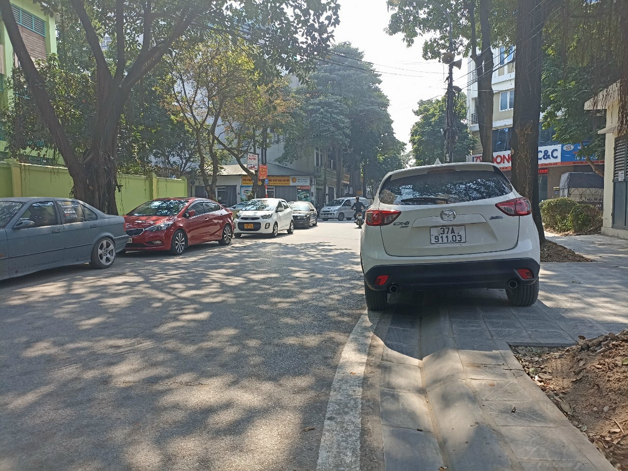 Hoa hậu phân lô, Ô tô tránh, Lô góc 2 vỉa hè KD Nguyễn Xiển, The Manor 80m2, MT16m gấp