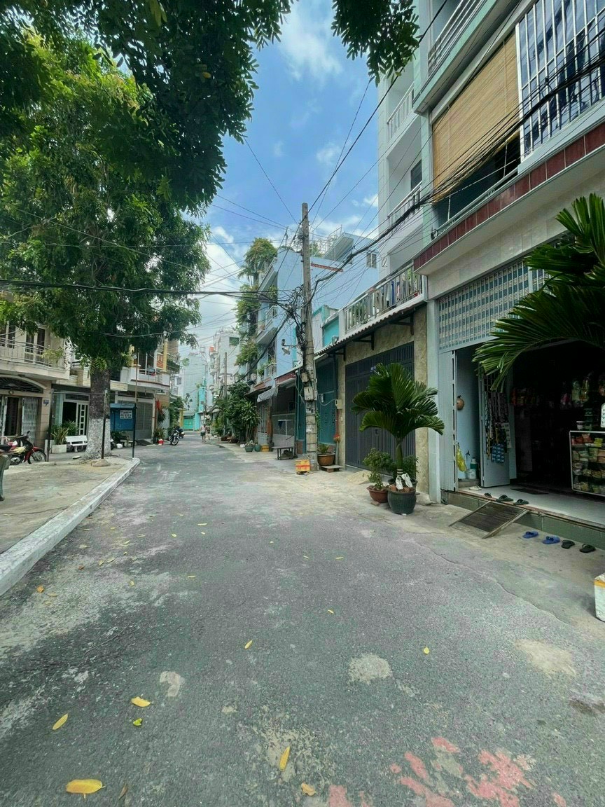 Bán Nhà 1 HẺM XE HƠI Phan Văn Trị, P.10 _ 4.3m x 13m, 3 Tấm