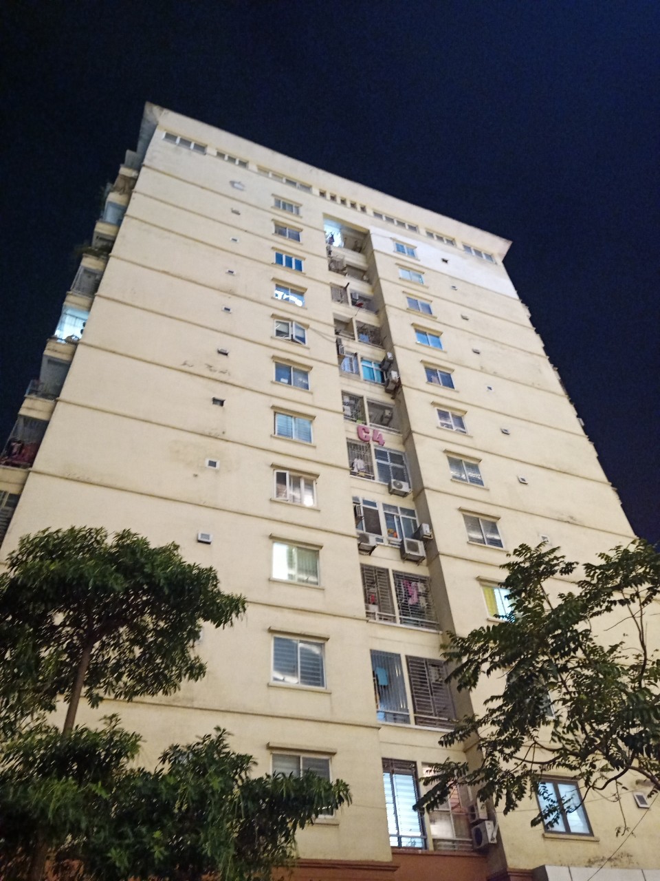 CĂN HỘ LÔ GÓC CHUNG CƯ C4 XUÂN ĐỈNH, 126M2, 4 TỶ...