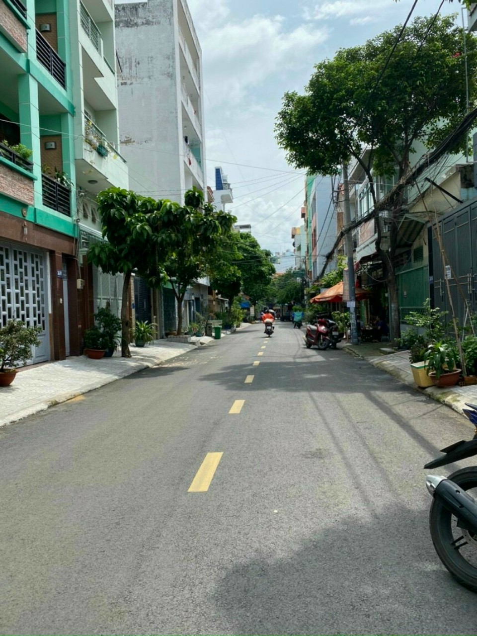 Bán Nhà HẺM XE TẢI 8M Thông Phạm Huy Thông, P.6 _ 5m x 16m, 3 Tấm