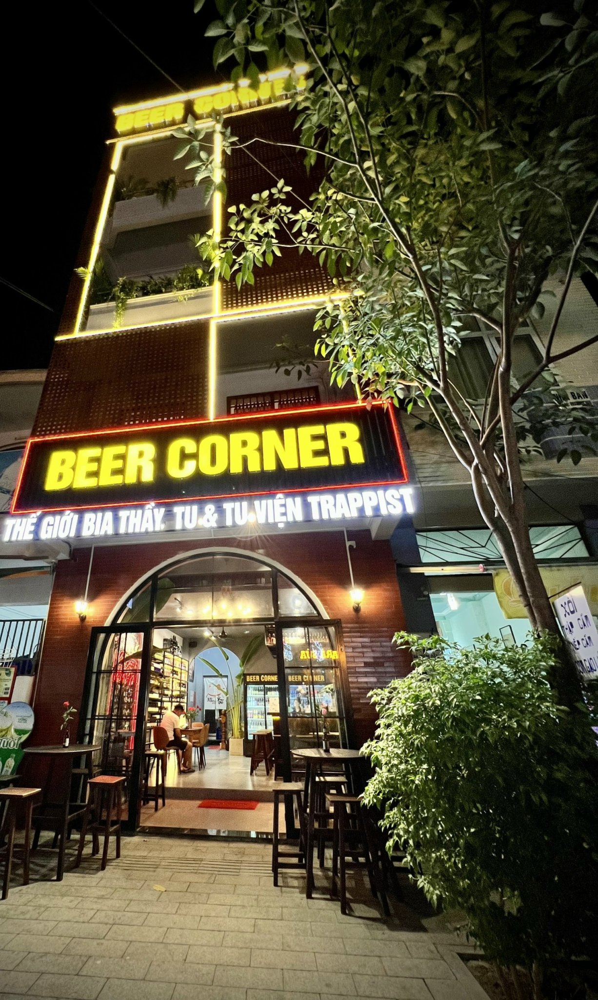 Sang nhượng nhà hàng view đẹp tại KHU PHỐ TÂY