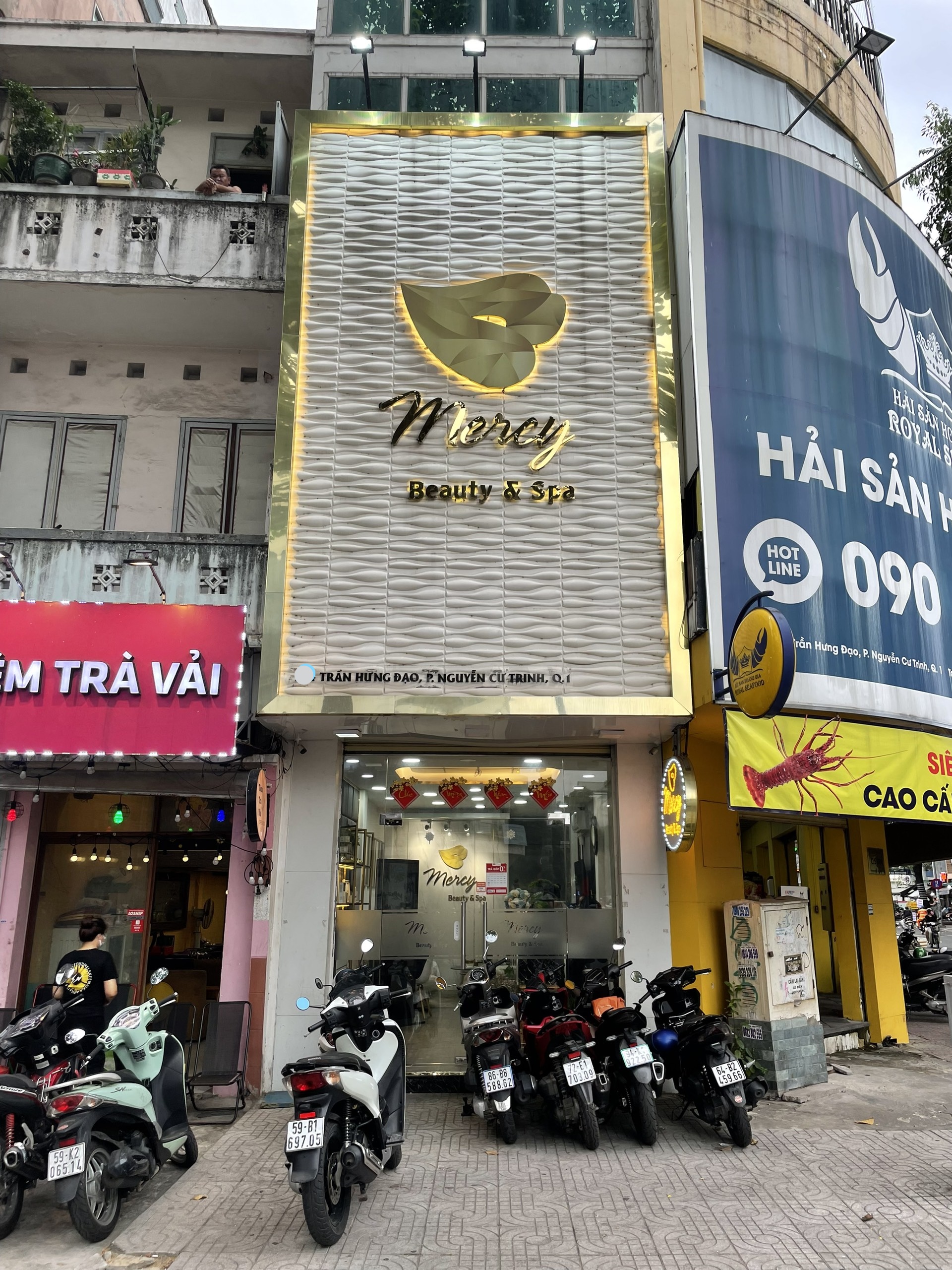 Cho thuê nhà MT Trần Hưng Đạo, Q1, DT 4x20m, 6 tầng, giá 75 triệu.