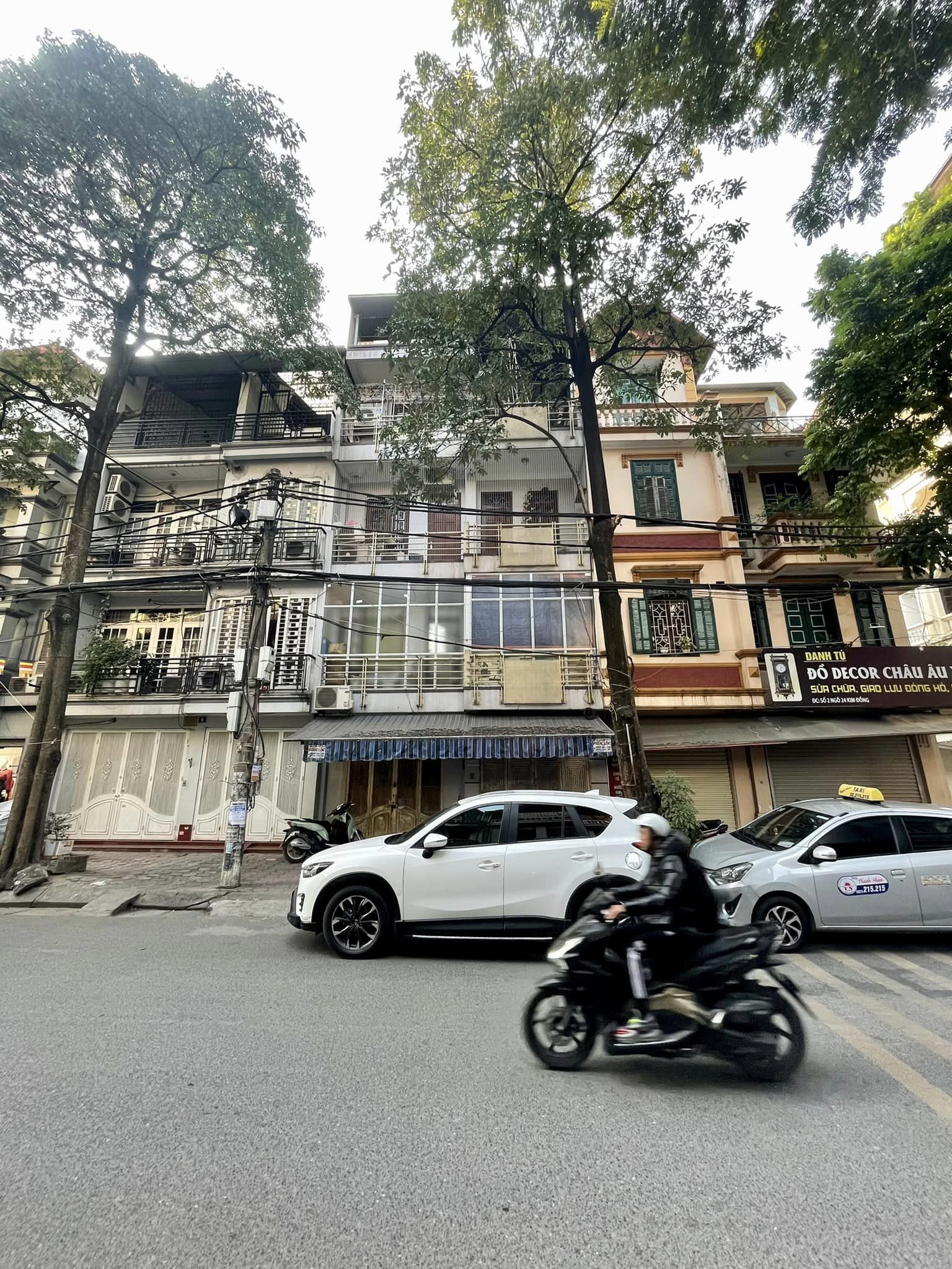 Nhà phố phân lô ô tô đỗ cửa Kim Đồng mặt ngõ to Mặt tiền 7 mét