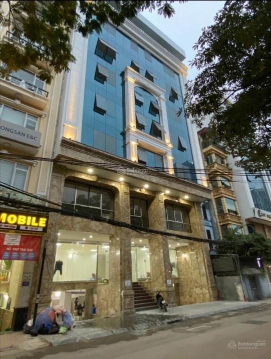 CẦN BÁN GẤP TÒA NHÀ VĂN PHÒNG 8 TẦNG MẶT PHỐ HOÀNG NGÂN