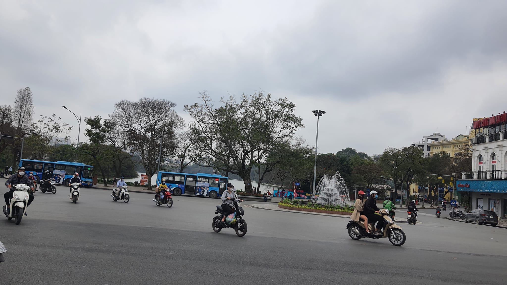 Mặt phố Khách sạn 5T Cầu Gỗ Hoàn Kiếm cạnh hồ Gươm 130m nhỉnh 50 tỷ 18 phòng sát Hàm Cá Mập