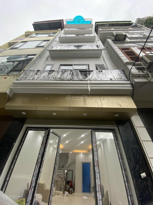 Nguyễn Chính - 6 tầng - thang máy - gara ô tô - hơn 6 tỷ