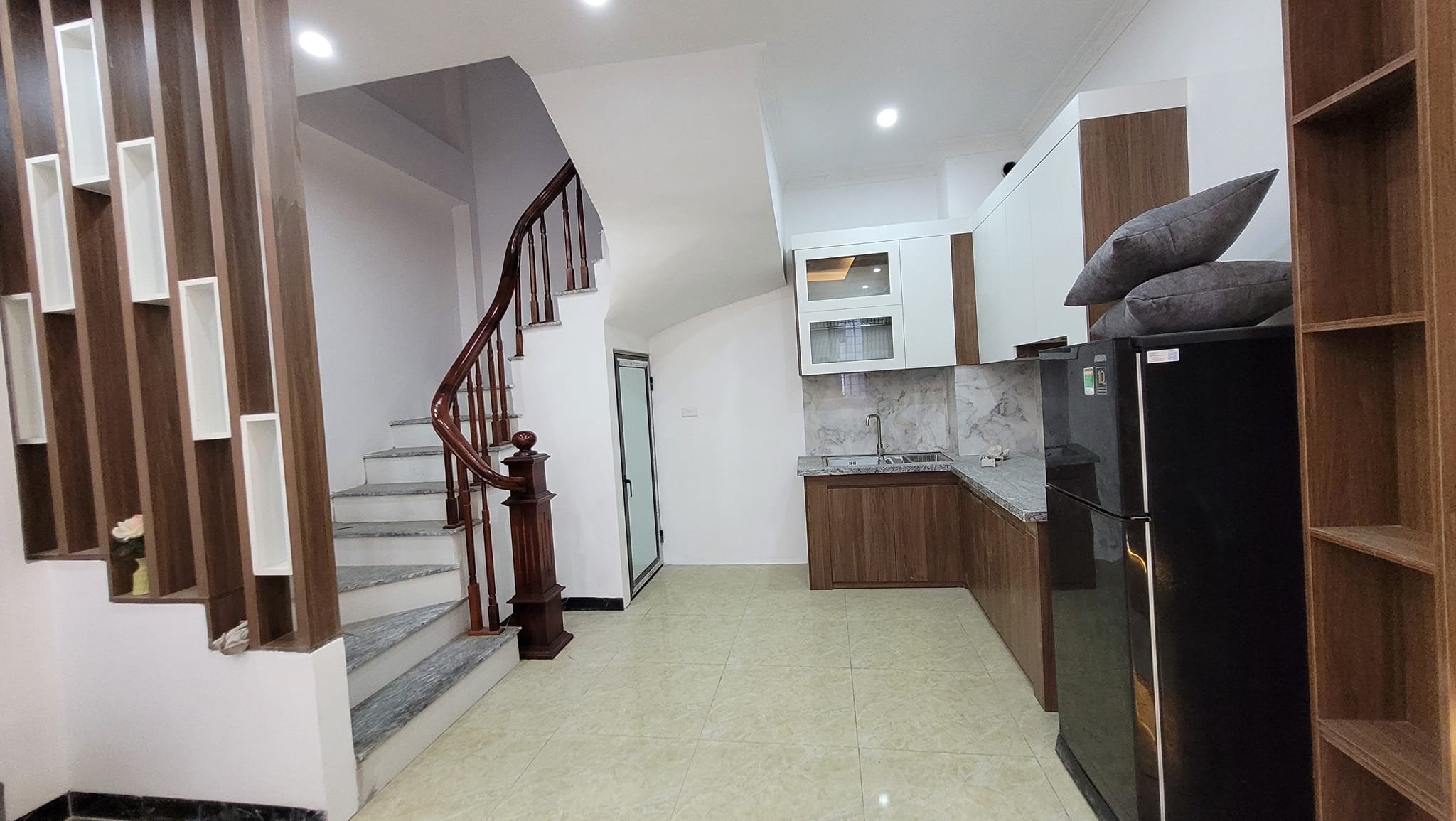 Nhà Mới Ở Ngay, Gần Ngô Gia Tự sang Thượng Thanh, Long Biên 35m2 chỉ 3 tỷ