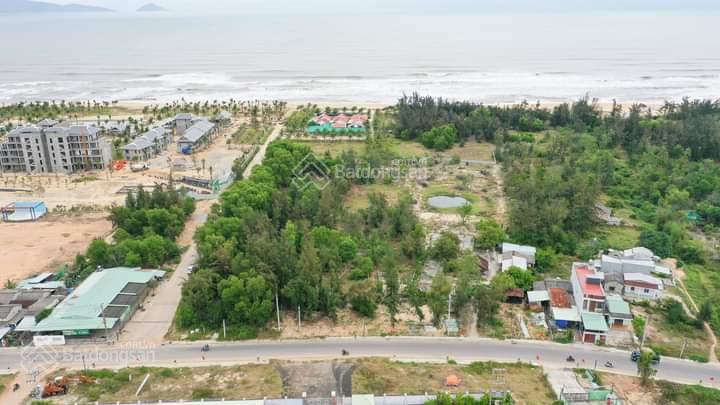 Nhà bác em cần bán lô đất ở 2000m2 mặt tiền đường 10m5. Ngay bãi tắm Bình Minh Vinpearl