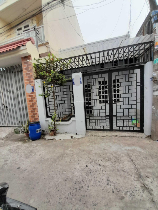 Nhà gác lửng mới ken, hẻm 3.5m, phường Trung Mỹ Tây, Quận 12, DT: 3.95 * 12M (giá: 3ty300 TL)