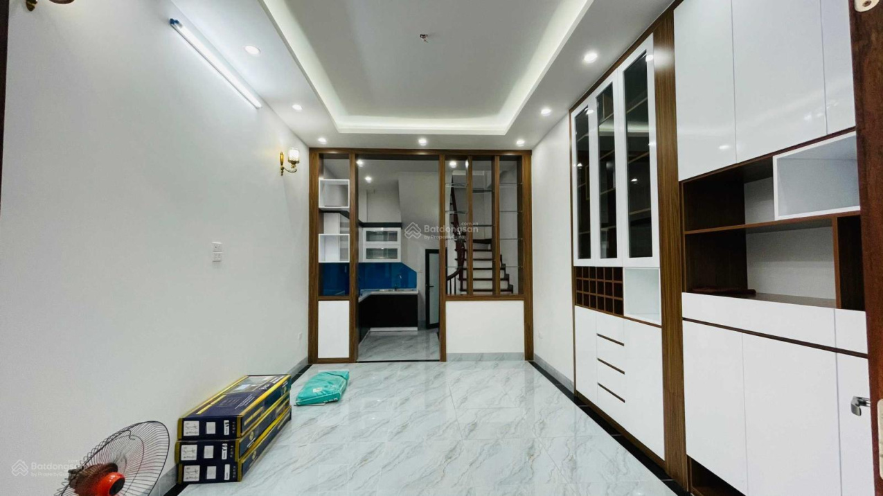 Nhà mới trung tâm Cầu Giấy, Xuân Thủy, cạnh ĐH Sư Phạm, giá cực rẻ chỉ 4.3 tỷ. DT 35m2 x 5T xây mới