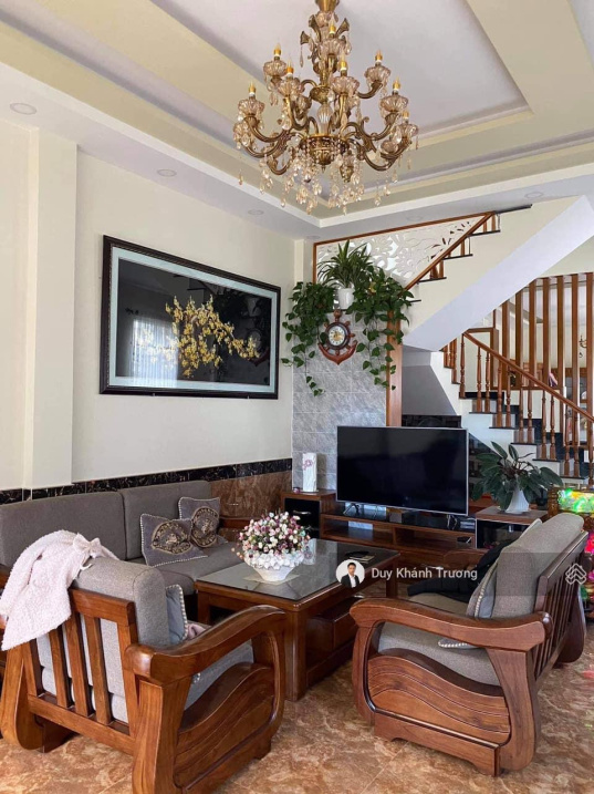 Nhà sổ riêng xây dựng 65m2, có sân đậu ôtô 7 chỗ, Đường 3m7 full nội thất đẹp