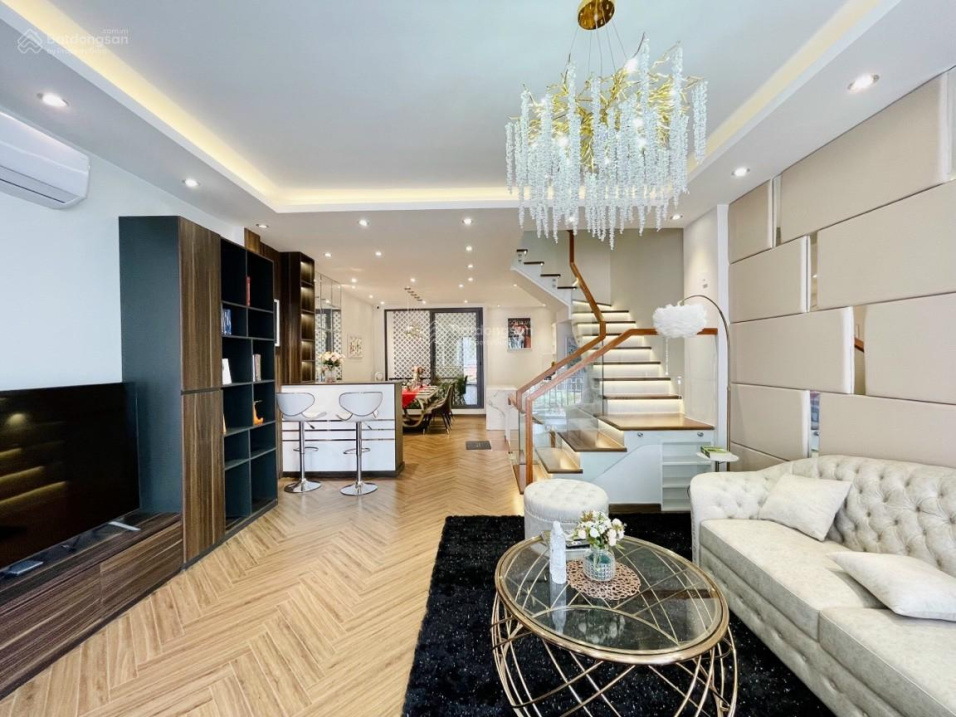 Nhà trệt lửng 3 lầu ST có hồ bơi diện tích 5x14m đường Quang Trung giá 10,9 tỷ TL