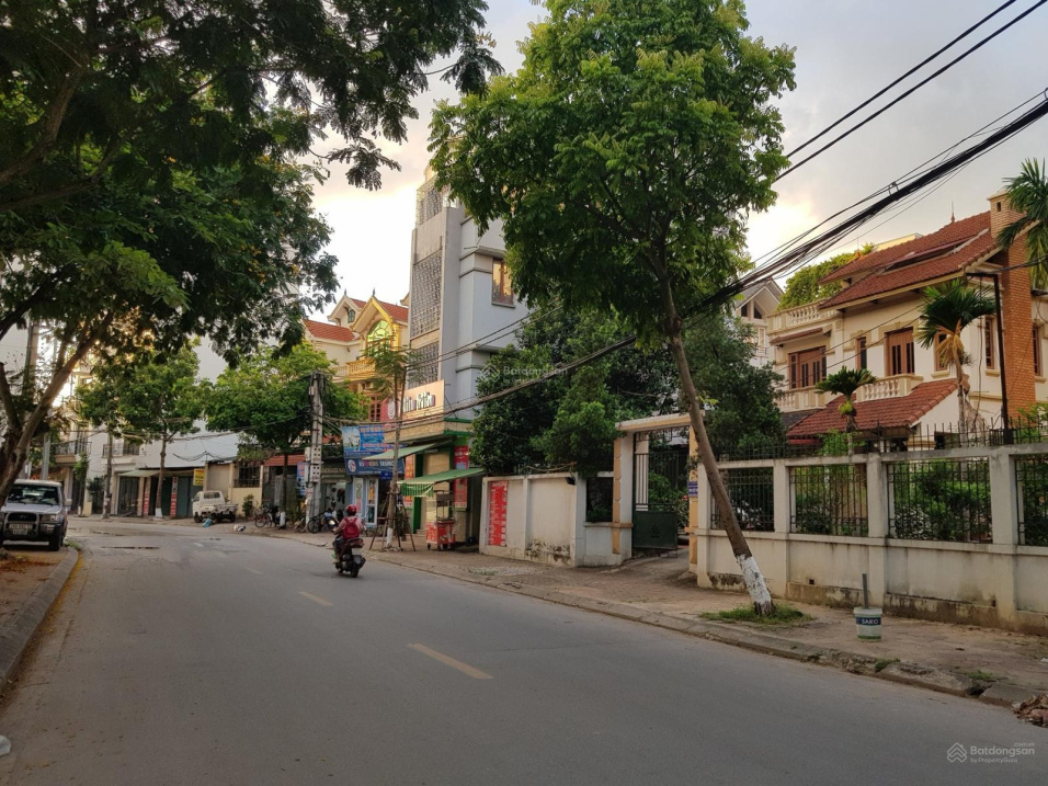 Phố Phú Xá, Phú Thượng, Tây Hồ. Bán 160m2 đất, 31 tỷ, MT khủng, vỉa hè, kinh doanh, ô tô đỗ
