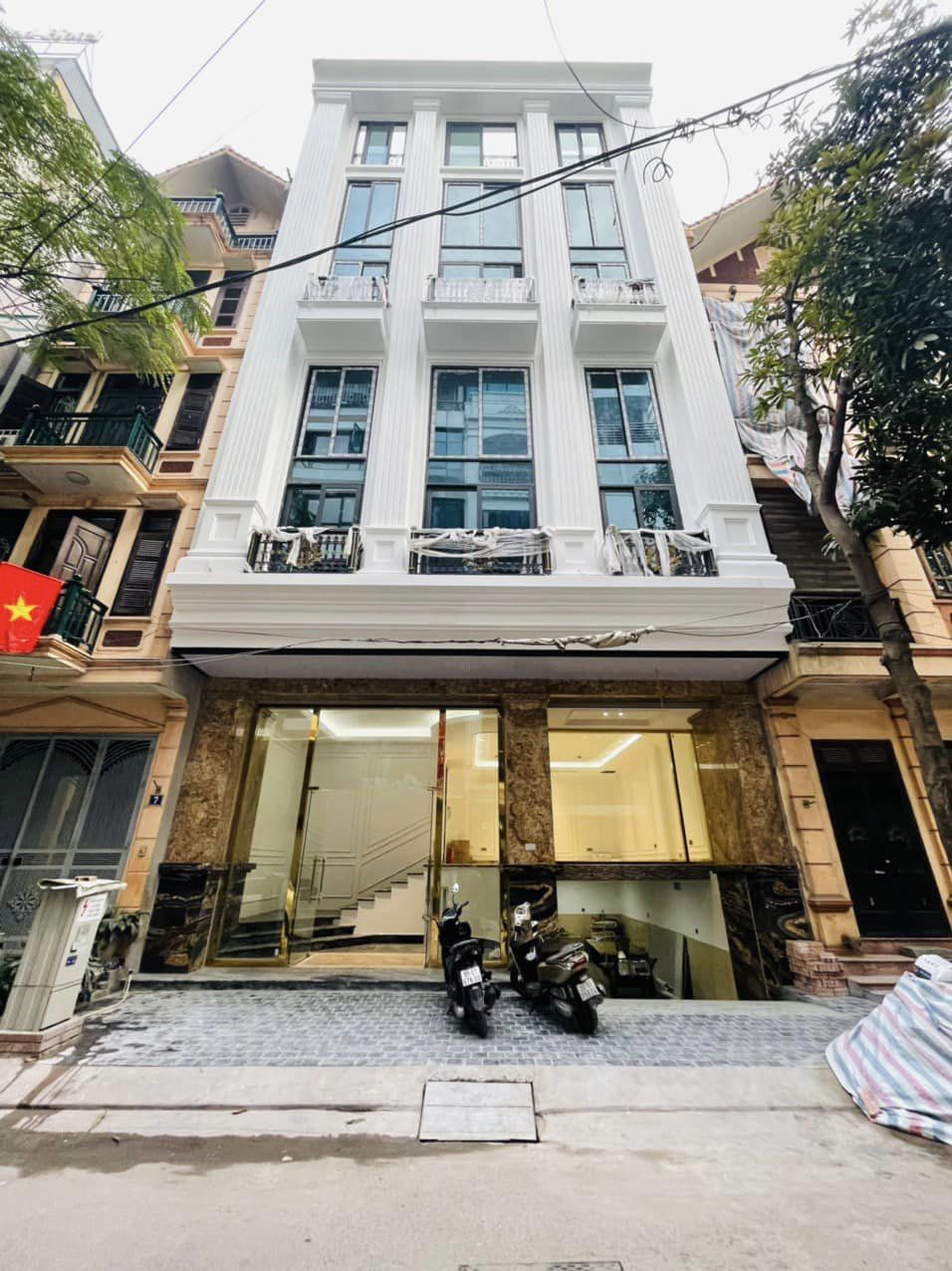TÒA BUILDING PHỐ THÁI HÀ 7 TẦNG THANG MÁY-2 THOÁNG TRƯỚC SAU-Ô TÔ TRÁNH-KINH DOANH VĂN PHÒNG-VỈA HÈ-Ô TÔ DỪNG ĐỖ-TRUNG TÂM LÕI QUẬN ĐỐNG ĐA
