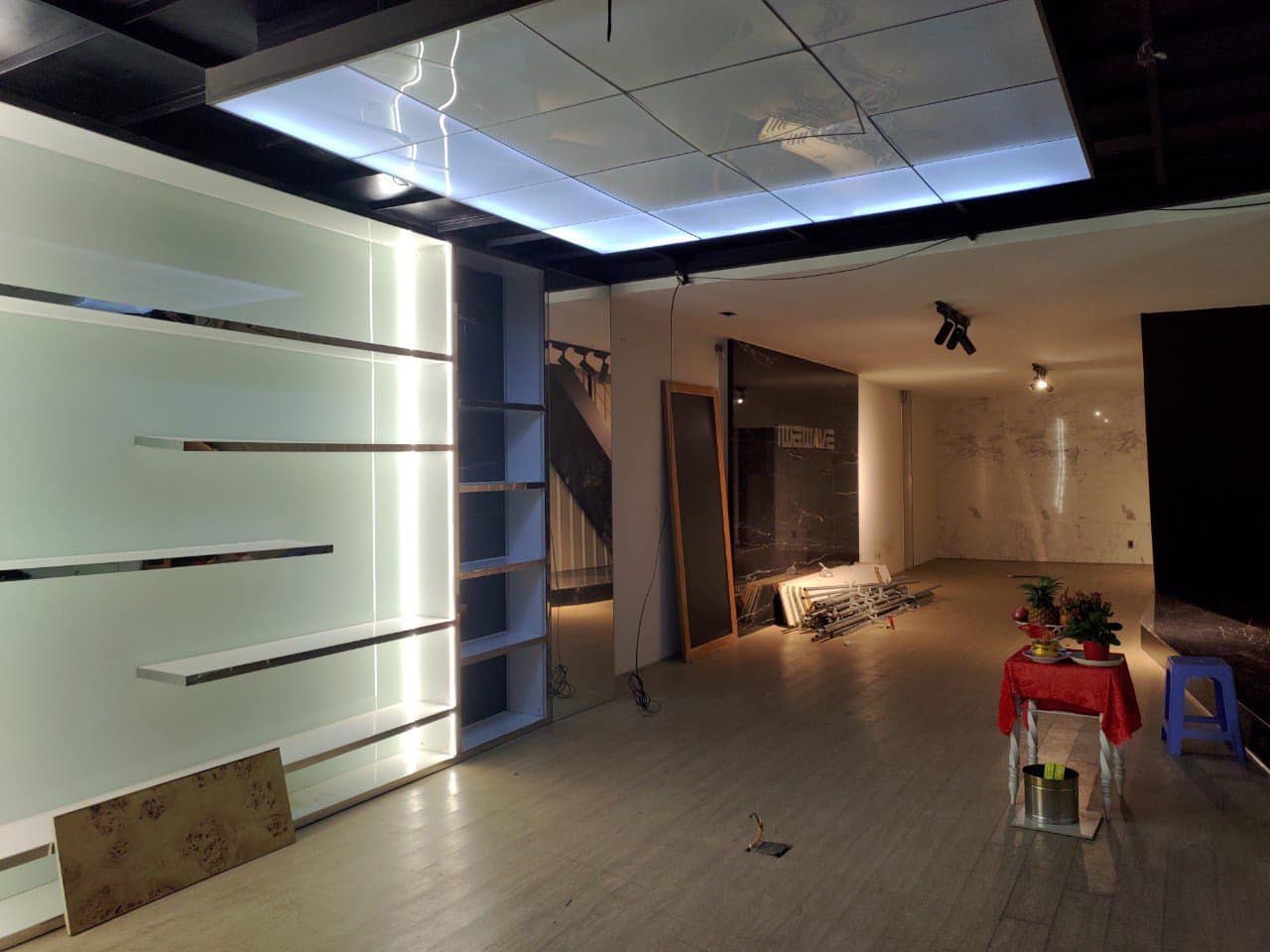 Cho thuê nhà nguyên căn mặt tiền 42BIS Trần Quốc Thảo P.Võ Thị Sáu Q.3 -DT:4,4x22m 2 tầng 65tr/th TL