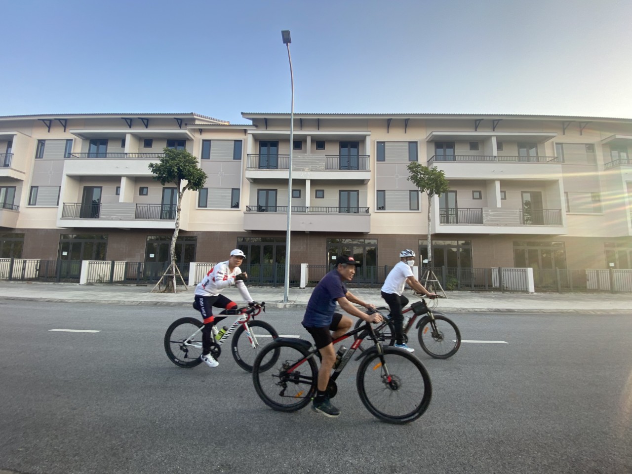 Bán nhà phố thương mại 90m2x3T gần trường học bệnh viện KD tốt ở Centa City VSIP BN