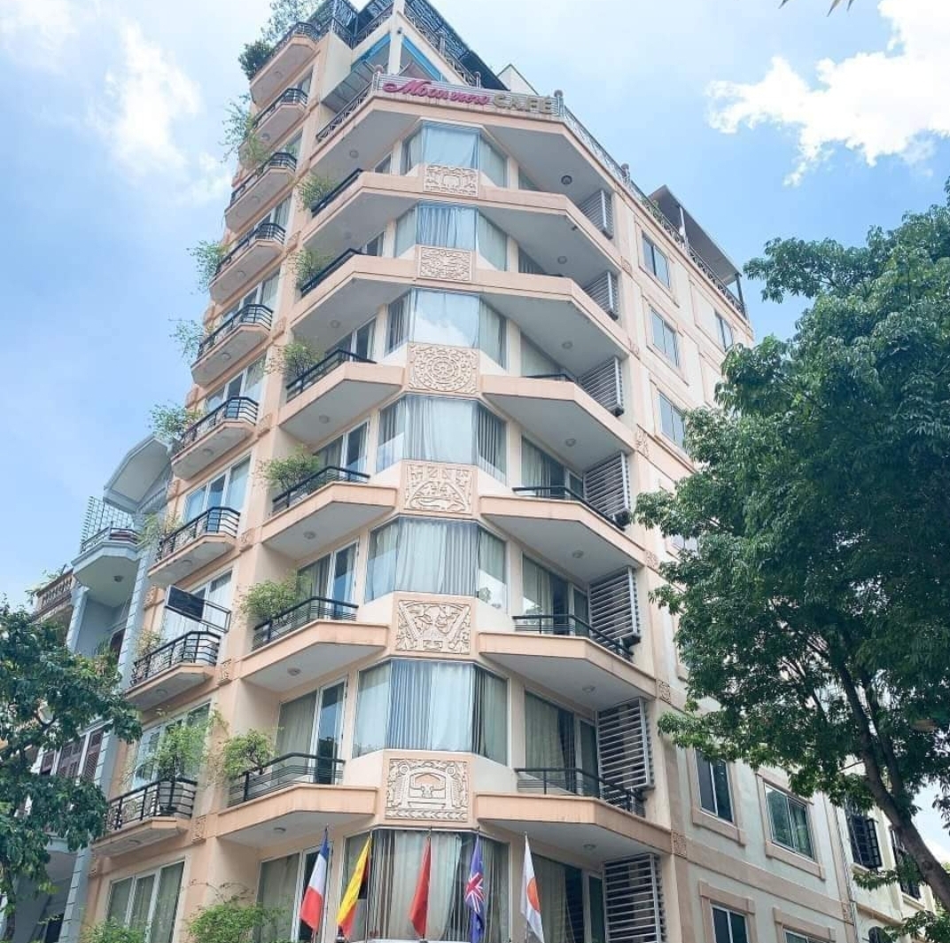 MOON VIEW KHÁCH SẠN 4 SAO LÔ GÓC 2 MẶT PHỐ DOANH THU GẦN 1 TỶ / NĂM