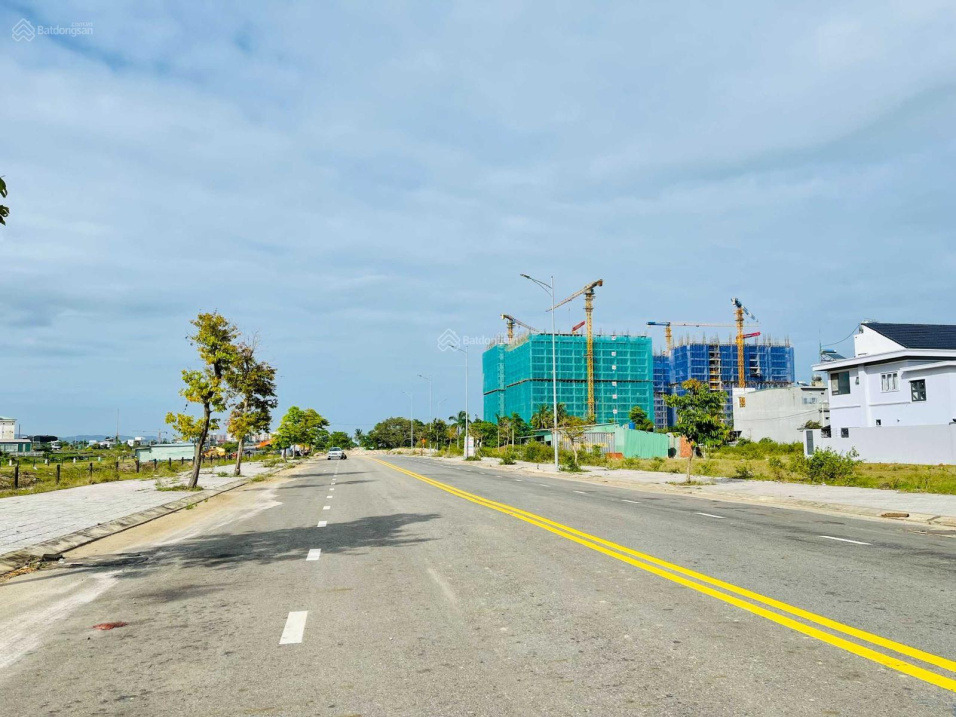 Siêu phẩm nền biệt thự đường 25m khớp nối Nguyễn Lương Bằng - Giá chỉ: 5.4 tỷ cho 300m2 đất