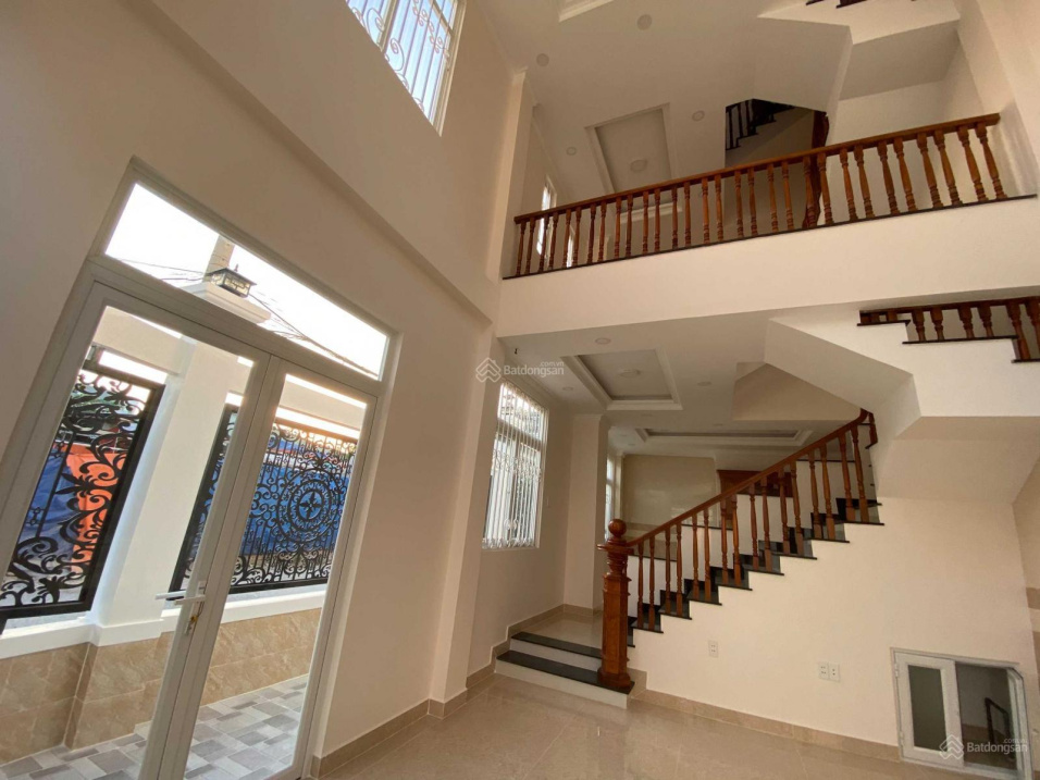 Thu hồi vốn - bán gấp căn góc (5,7x14) xây mới 3 lầu ngay đường số 10, Hiệp Bình Phước - Thủ Đức