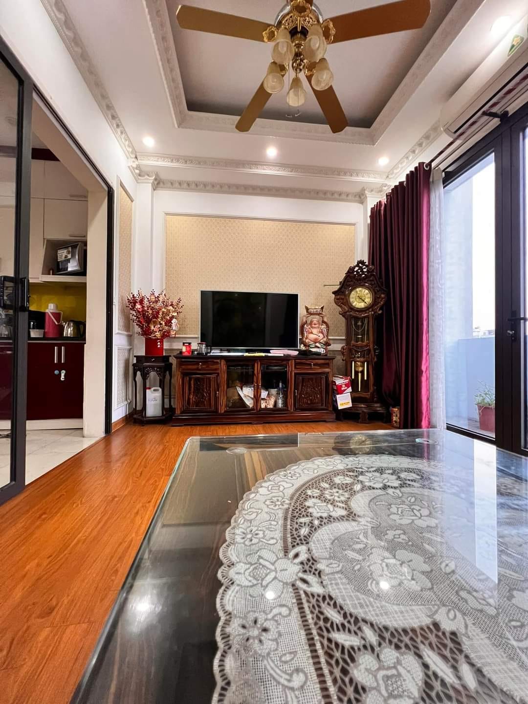 Nhà mặt phố Trần Khát Chân, không bị chắn, 50m2, MT 5.3m, giá 17.6 tỷ