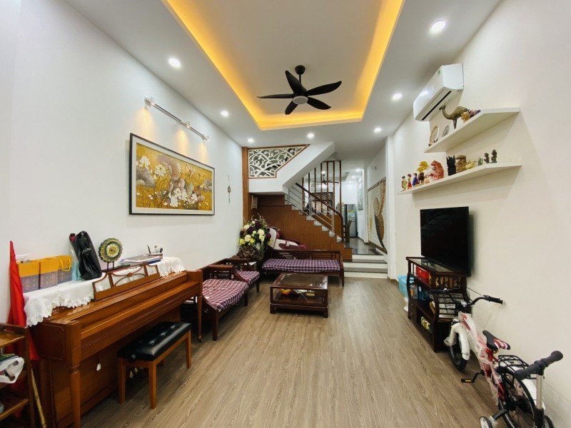 Giảm 1.5tỷ_Bán gấp nhà PHÂN LÔ QĐ Triều Khúc-Thanh Xuân, LÔ GÓC, 52mx5T, GARA, còn 9 tỷ.