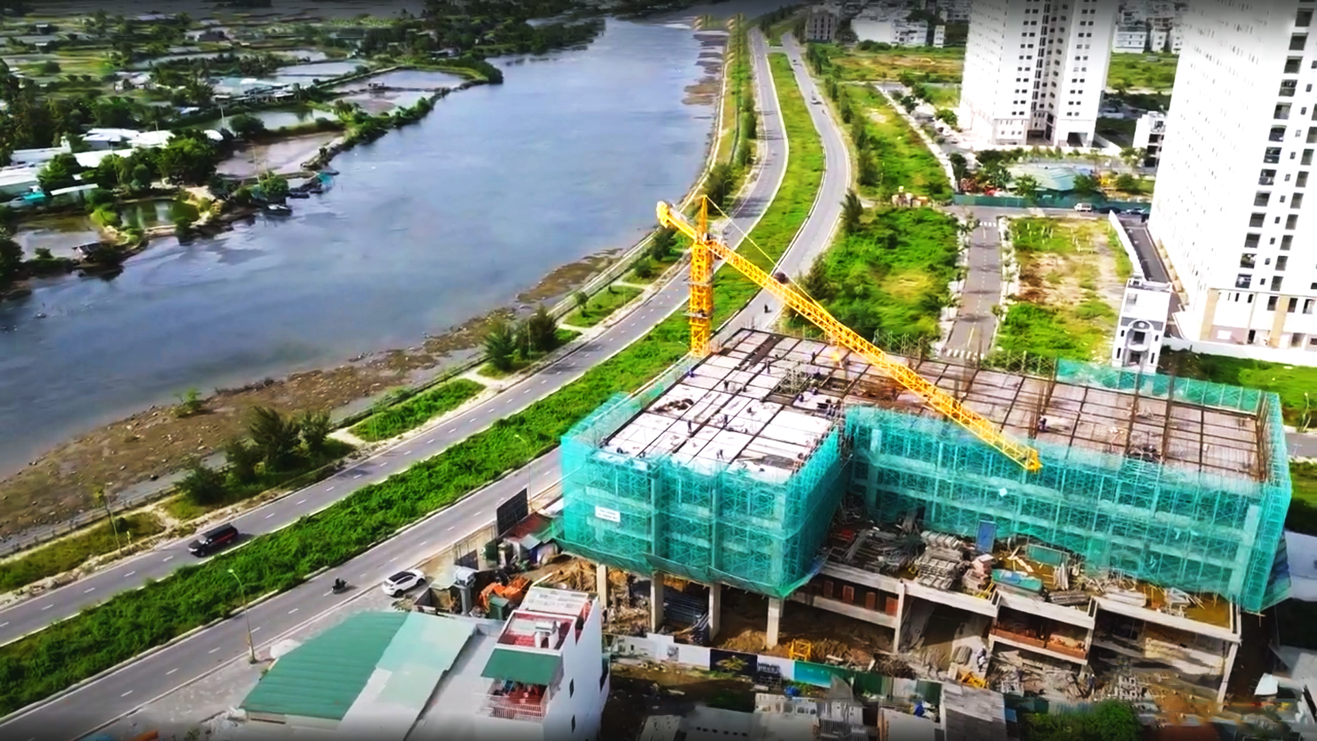 Căn nghỉ dưỡng ven song tại trung tâm TP Nha Trang, giá chỉ từ 31 triệu/m2 sở hữu lâu dài.