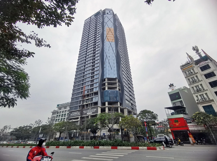 240m2