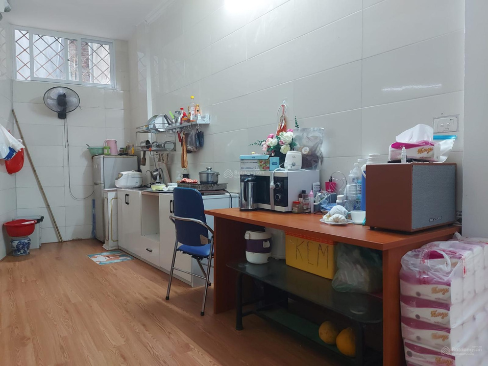 HIẾM - Bán nhà Văn Chương, 32 m diện tích, Lô góc, 3 tầng , giá chỉ 3.5 tỉ