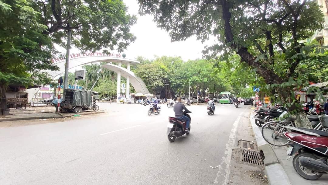 Hiếm - Nhà mặt phố Võ Thị Sáu 30m2, đối diện công viên, MT 4m, giá 12.2 tỷ