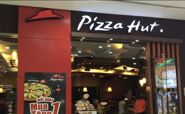 Pizza Hut là thương hiệu khá nổi tiếng với chất lượng pizza ngon an-gi-vincom-ba-trieu-2