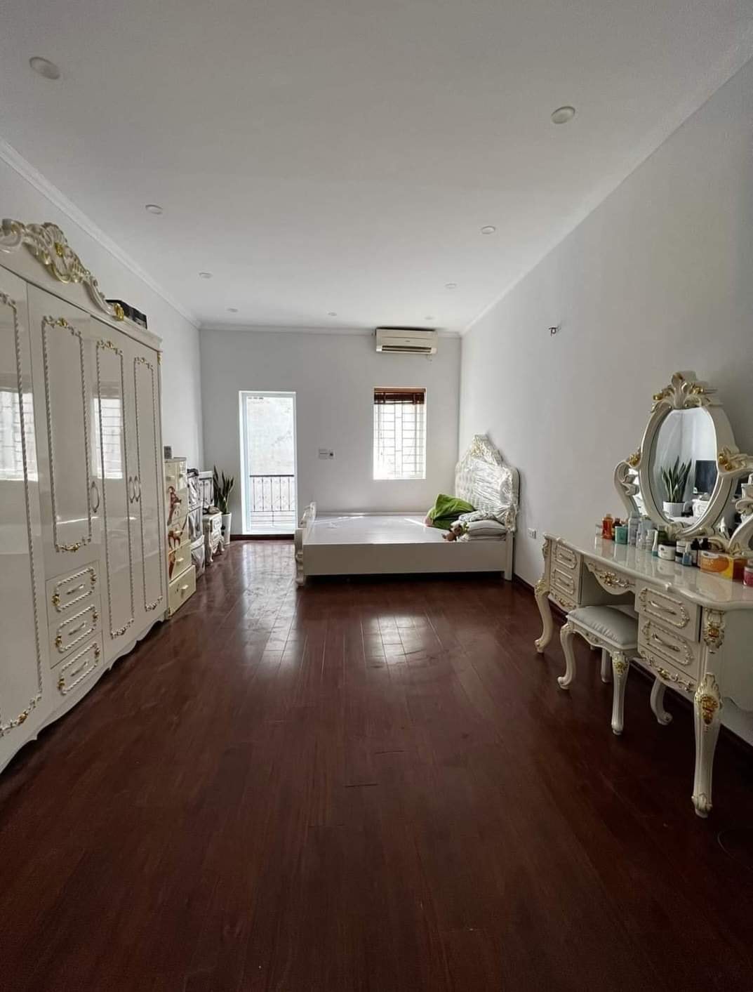 Bán nhà siêu đẹp Ngọc Khánh, Ba Đình, 38m, 4T, MT 4m, giá 3 tỷ75, kinh doanh sầm uất.