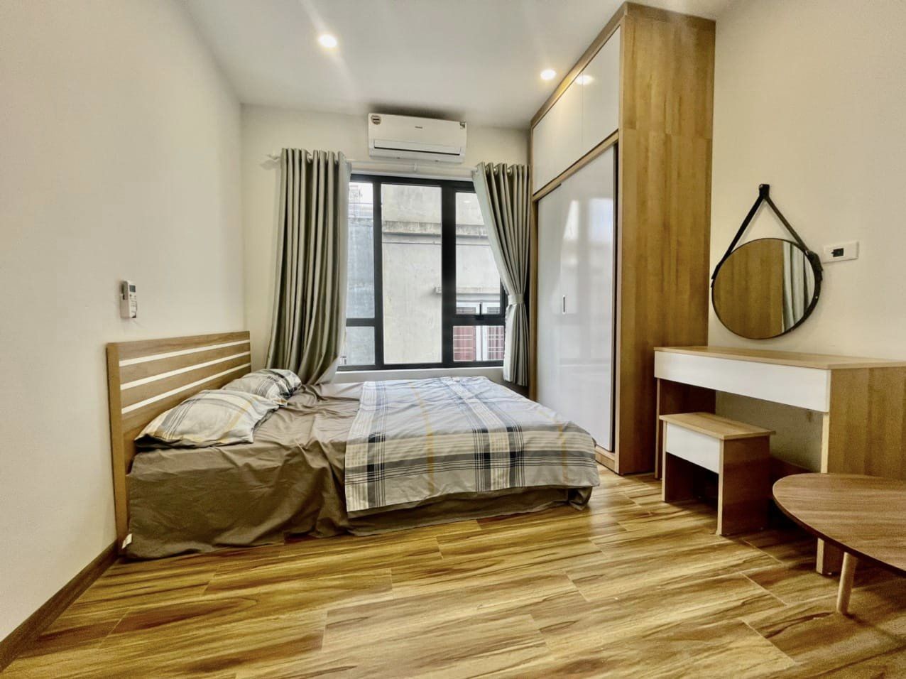 Bán tòa nhà CCMN Phạm Ngọc Thạch, Đống Đa 58m, 7 tầng Thang máy, 13 phòng cho thuê, thu đều 80 triệu 1 tháng, giá 13 tỷ 5.