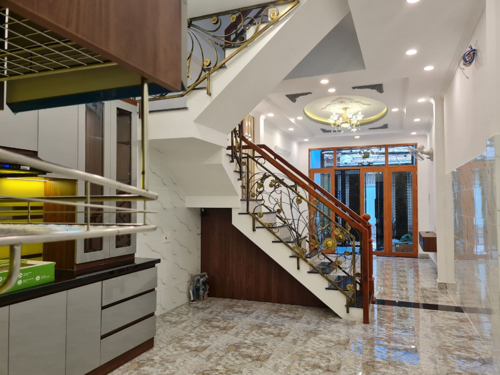 Bán nhà hẻm vip 149/ Bành Văn Trân, P. 7, Tân Bình. DT 4x14m, 3 tầng, 9.2 tỷ