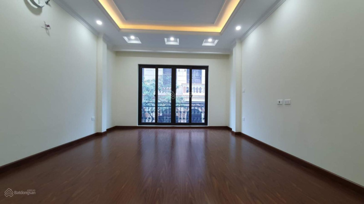 CHÍNH CHỦ NHỜ BÁN NGÕ 9 TRẦN QUỐC HOÀN, LÔ GÓC, 2 THOÁNG, 90*6, Ô TÔ TRÁNH, Ở, KD, 16 TỶ