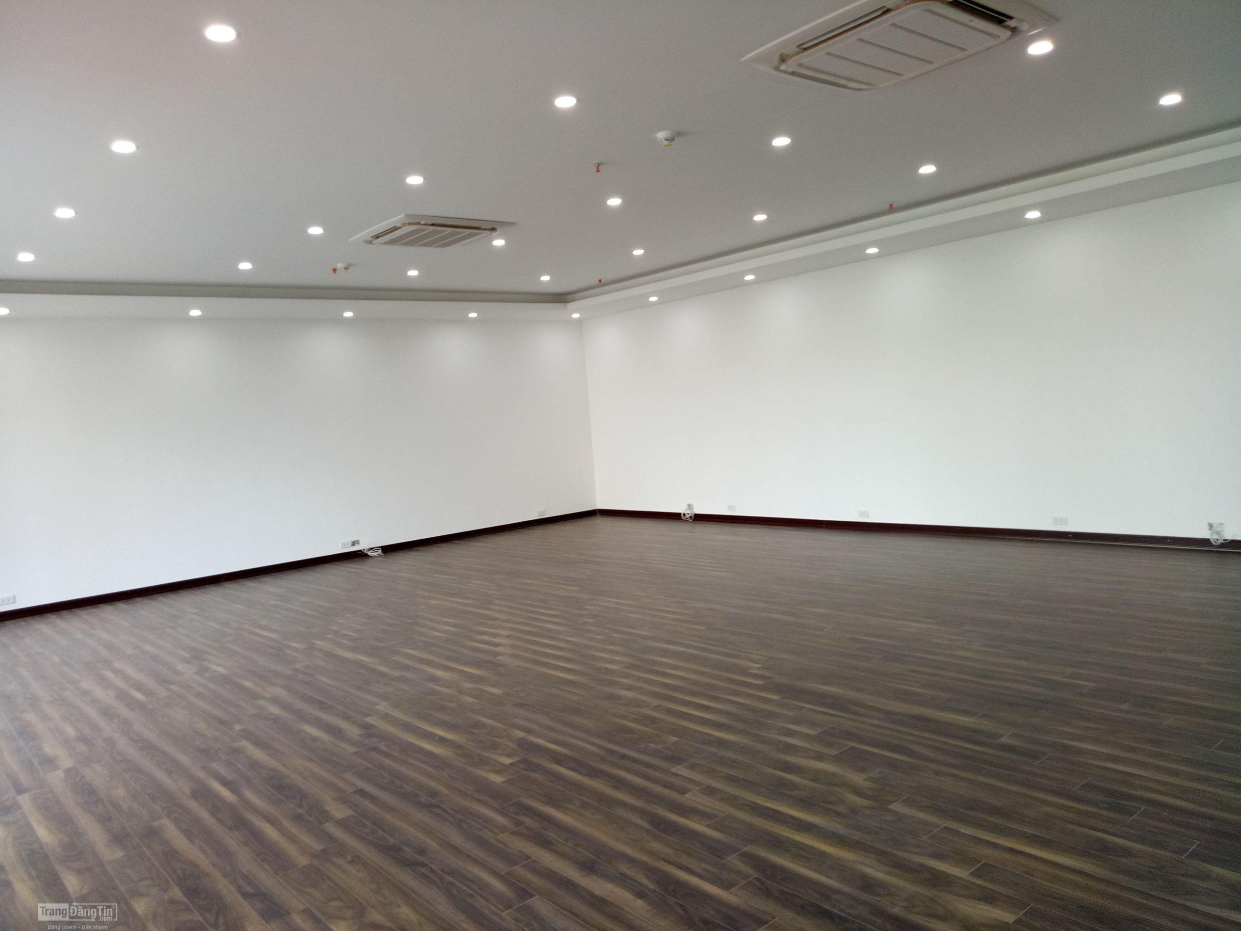 CHÍNH CHỦ NHỜ BÁN MẶT NGÕ Ô TÔ TRÁNH TRẦN DUY HƯNG, LÔ GÓC, 200M2, MT18M, 22.5 TỶ