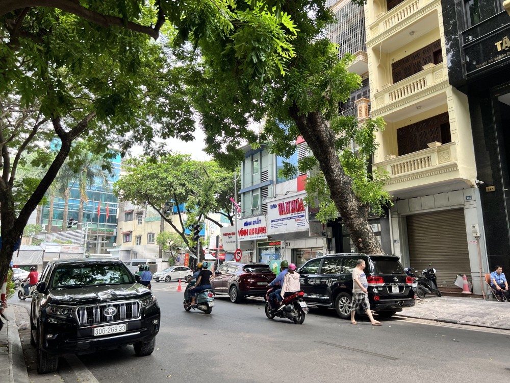 Bán nhà mặt phố Nguyễn Du, Hai bà Trưng. 67m2 hướng Tây Nam. LH: Địa Thủy Sư Trần Thọ