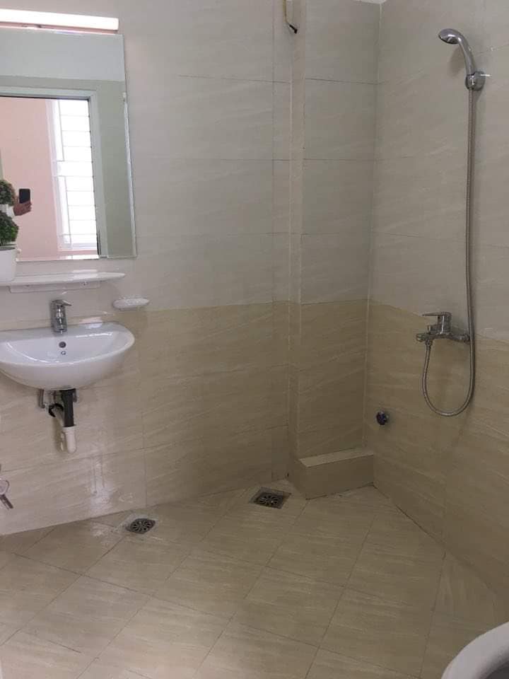 Cần tiền mua biệt thự cần bán nhà trong ngõ 121 Lê Thanh Nghị Hà Nội